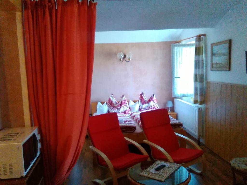 Pension Otevek Trhove Sviny Экстерьер фото