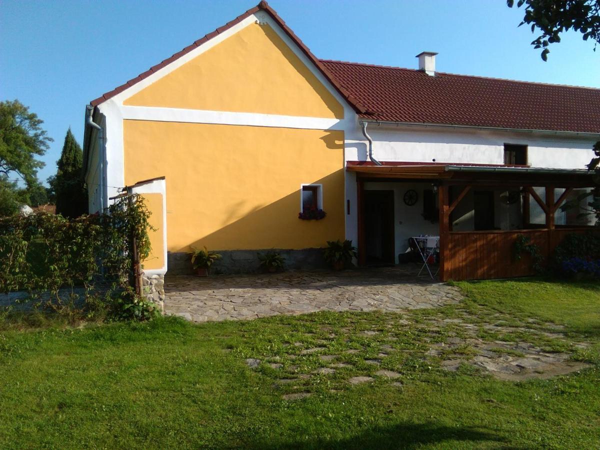 Pension Otevek Trhove Sviny Экстерьер фото